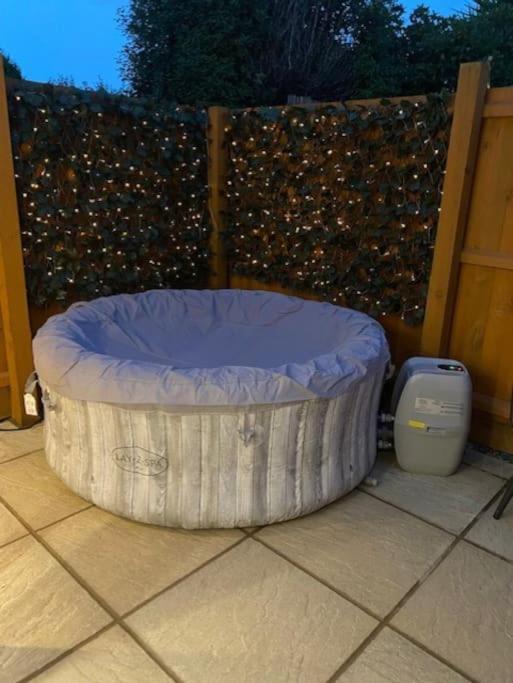 Stylish 1 Bedroom Outdoor Area And Hot Tub Борнмут